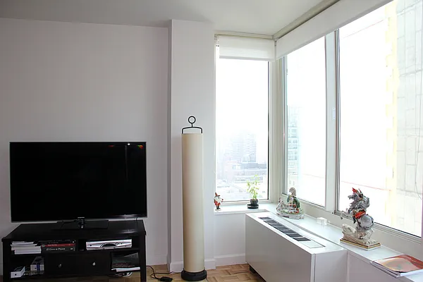 Rented by New York Manhattan Real Estate Incorporated | media 97