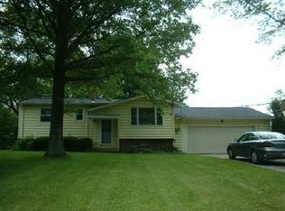 13571 Webster Rd, Strongsville, OH 44136