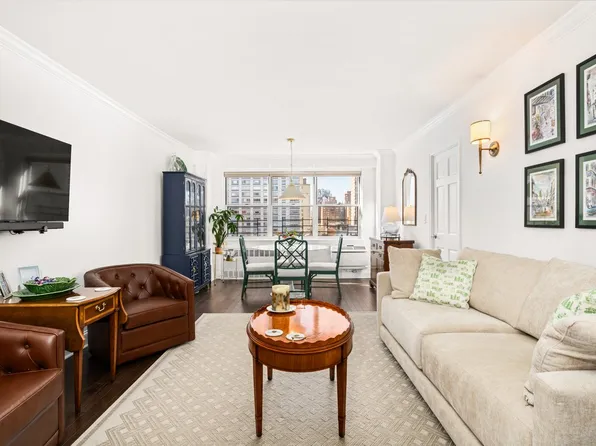 300 East 71st Street 11N image 2 of 22