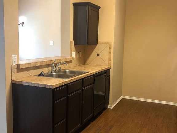 3rd image of 2505 Sedona St