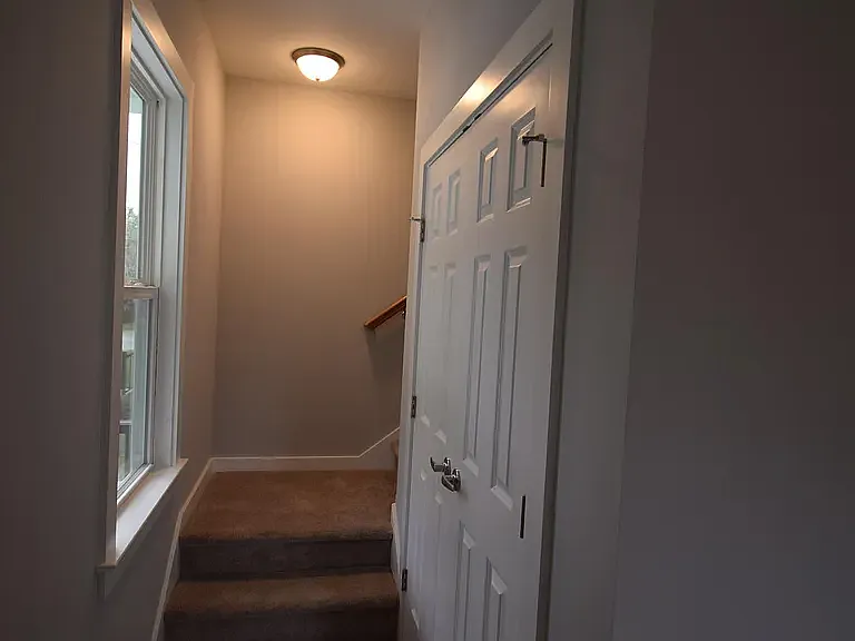 1905 Grayson St — Photo 7