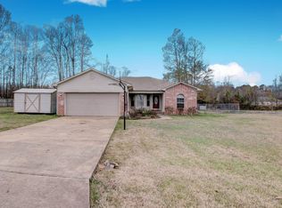 320 Juanita Dr, Lonoke, AR 72086