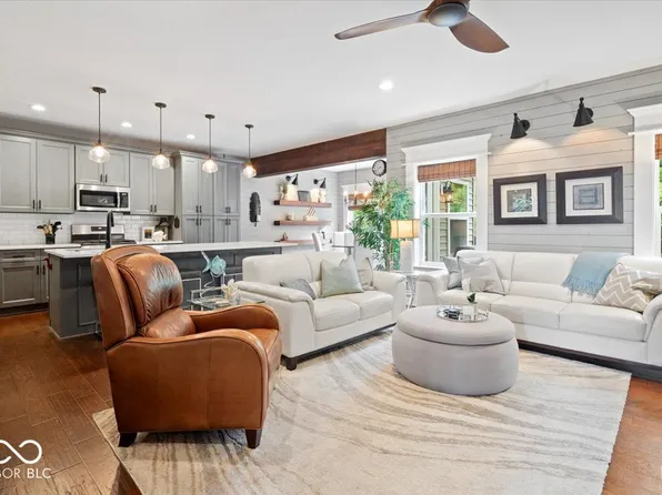 9749 Thorne Cliff Way Unit 102, Fishers, IN 46037