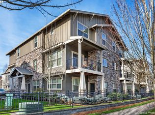 718 NW Adwick Dr, Hillsboro, OR 97006