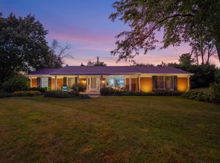 2880 Emling Cir, Brookfield, WI 53005