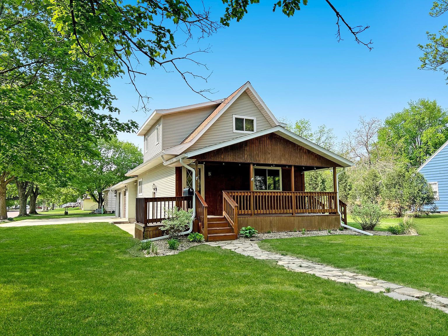 272 Elm St, Tracy, MN 56175 Zillow