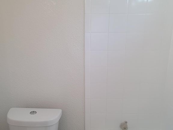 2nd image of 8139 Beechwood Ave #1/2