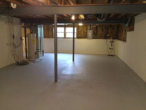 3rd image of 2075 Pennsbury Ln