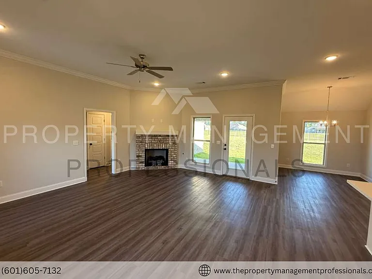 571 Patrick Farms Dr — Photo 11