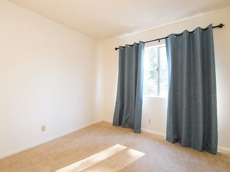 981 S Purdue Cir — Photo 3