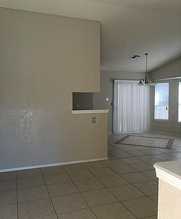 5th image of 1509 Plaza Verde Dr