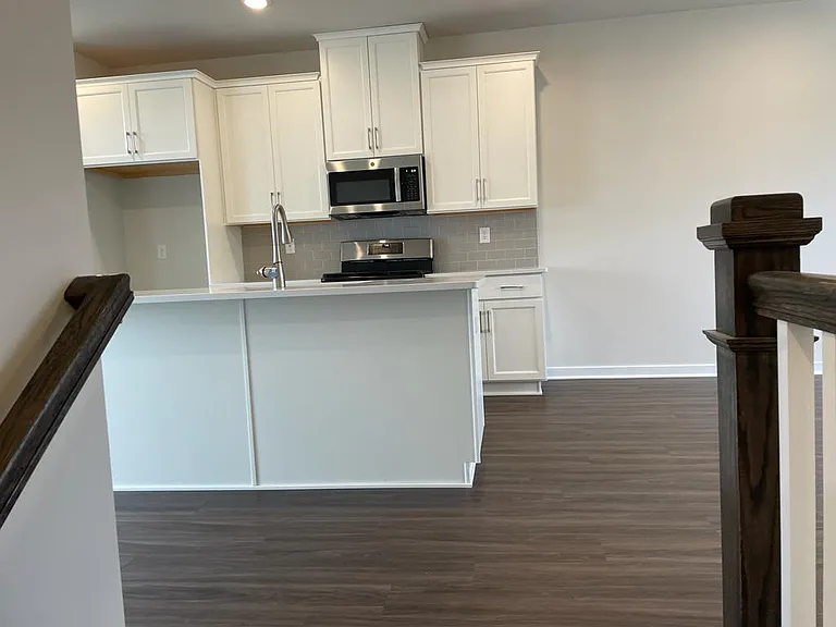 737 Peony Ln — Photo 7