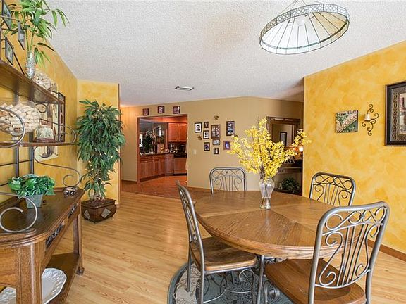 4th image of 5 Grove Ct SE