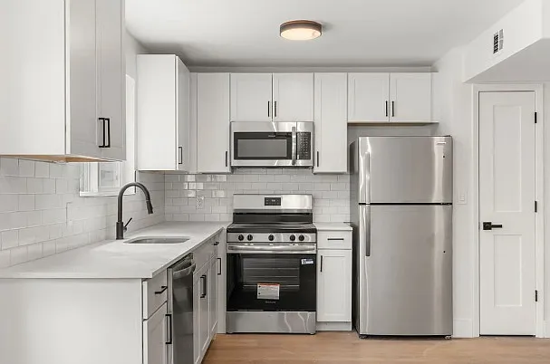 Landis Grove — Photo 1