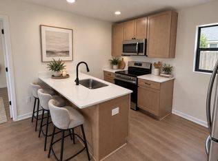 22013 Springbrook Ave APT 8, Farmington, MI 48336