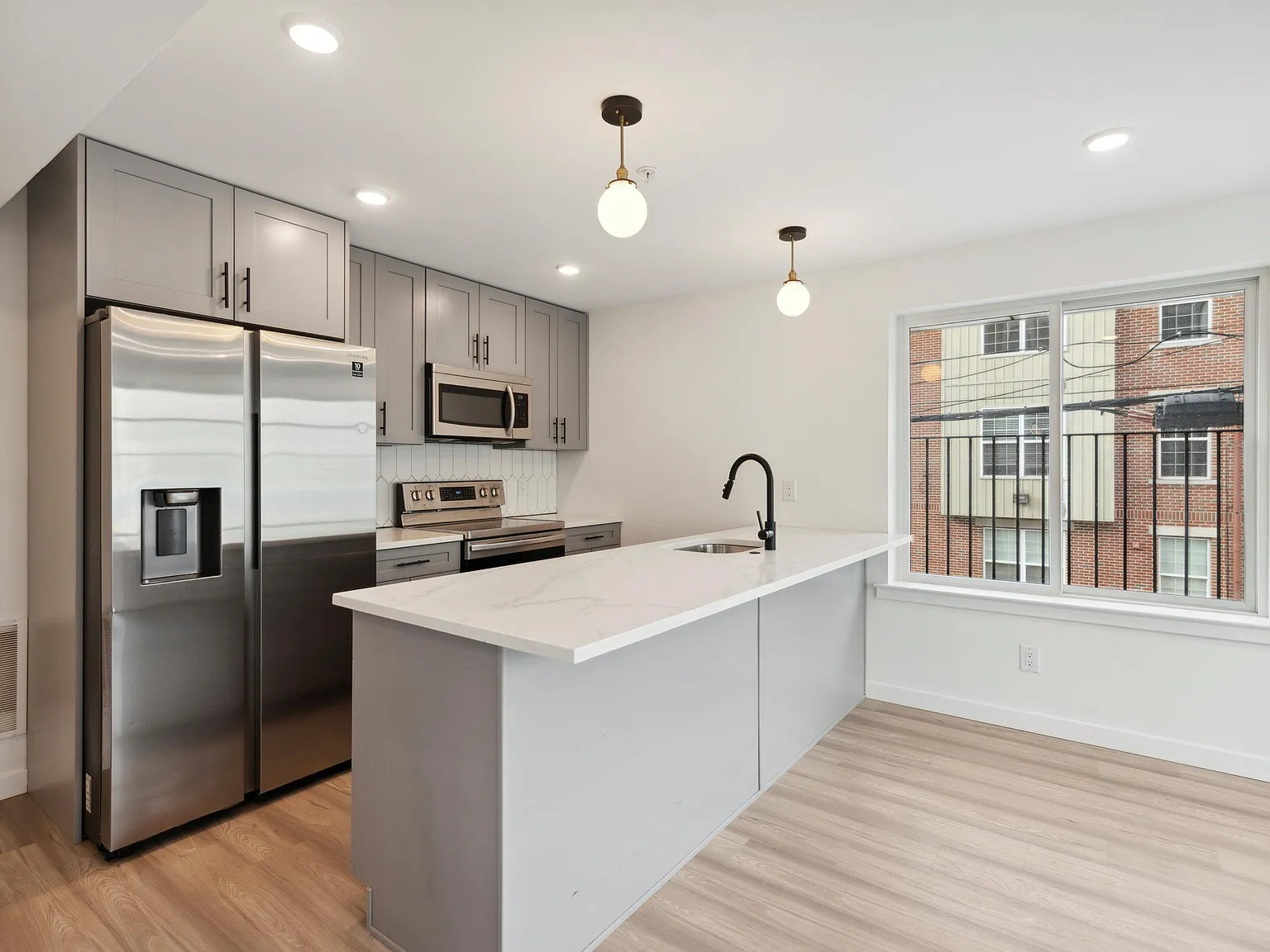 1338 N 15th ST Unit B1 — Photo 2