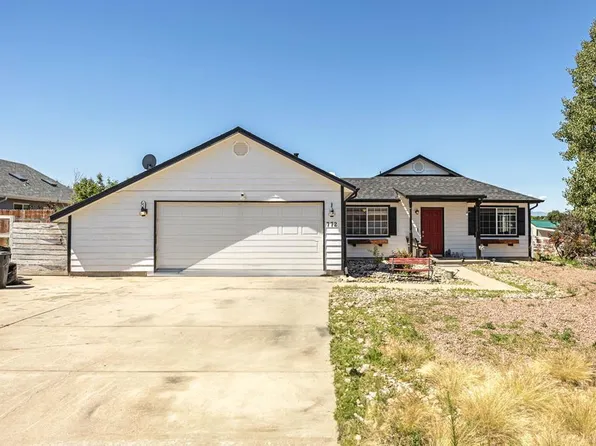 772 E Clarion Dr, Pueblo West, CO 81007