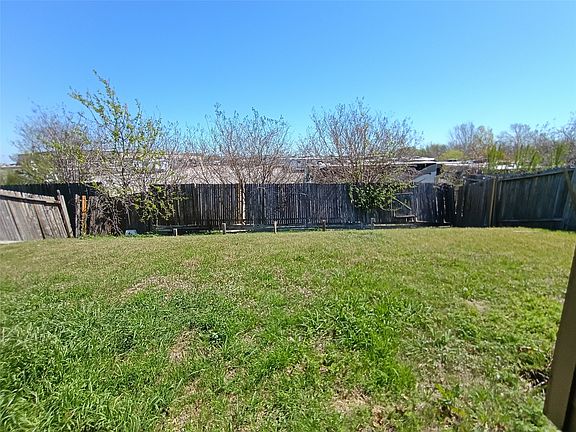 5th image of 10041 Iron Ridge Dr