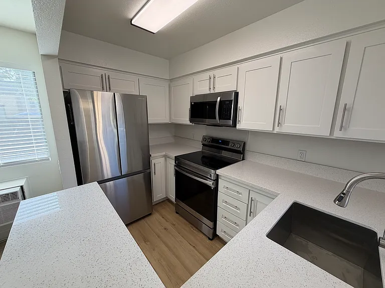 7944 Mission Center Ct #C — Photo 2