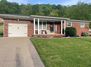 56 Sun Valley Dr, Glen Dale, WV 26038