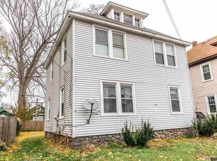 110 5th St, Schenectady, NY 12302