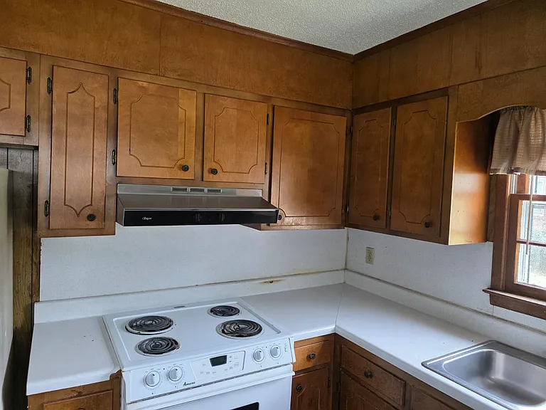 134 Heath St — Photo 7