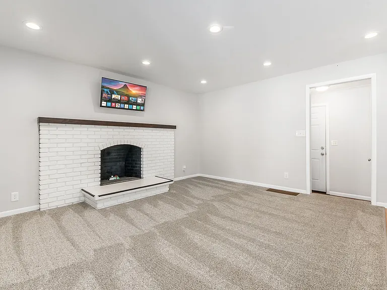 826 Doherty Rd — Photo 21