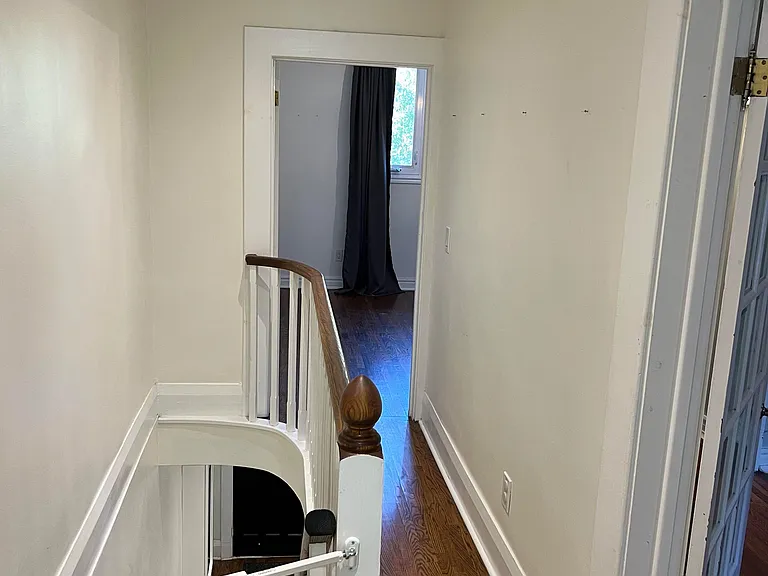 121 Maplewood Ave — Photo 4