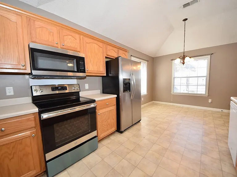 6898 Skylar Mill Ave — Photo 10