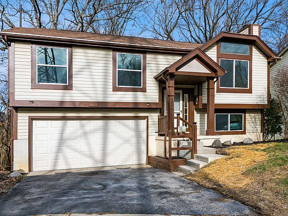 2nd image of 3800 Mount Hood Ct