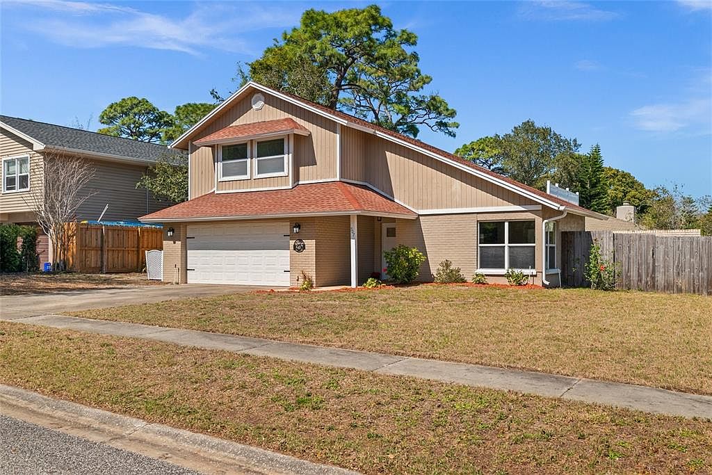 1704 Oak Spring Dr, Tarpon Springs, FL 34689