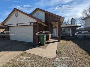 328 Valley Mills Dr, Arlington, TX 76018