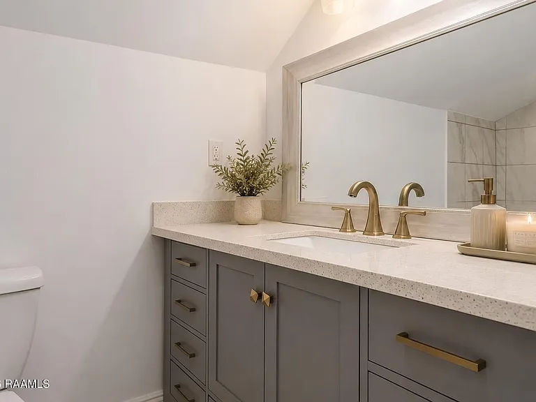 320 Lippi Blvd — Photo 21