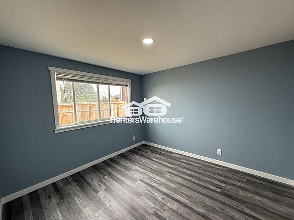 4th image of 20027 30th Ave S APT 1
