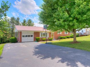 329 Westfield Ave, Rural Retreat, VA 24368