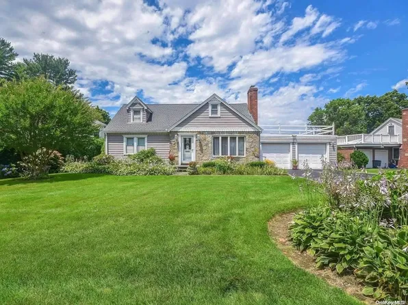 14 Salem Way, Glen Head, NY 11545