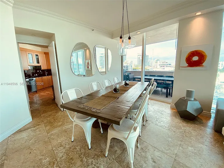 300 S Pointe Dr #705 — Photo 4
