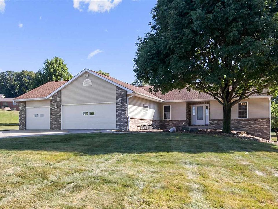 1st image of 3334 Pheasant Ct NE