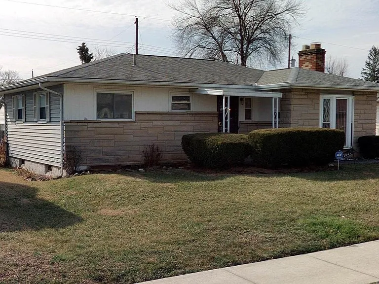 1337 E Deshler Ave — Photo 1
