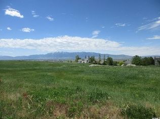 225 N 900 E, Hyde Park, UT 84318