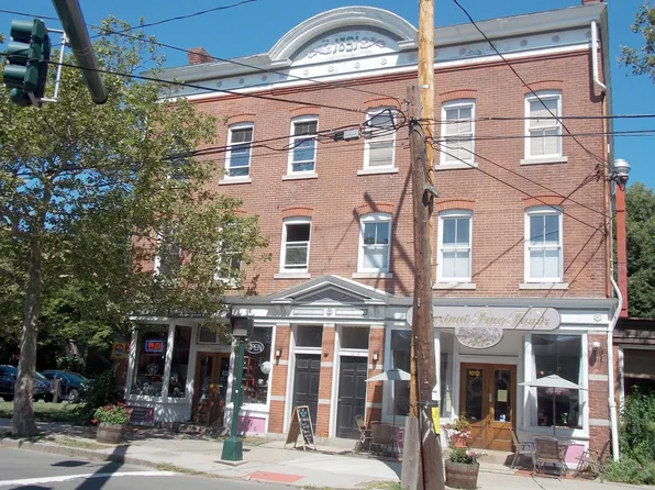 1010 State St APT 1, New Haven, CT 06511