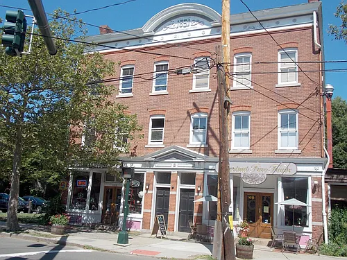 1010 State St #1 Photo 1