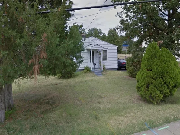 10525 Hobday Ave, Saint Ann, MO 63074
