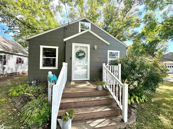 312 N 11th St, Clear Lake, IA 50428