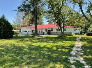 16980 N White Swan Ln, Woodlawn, IL 62898