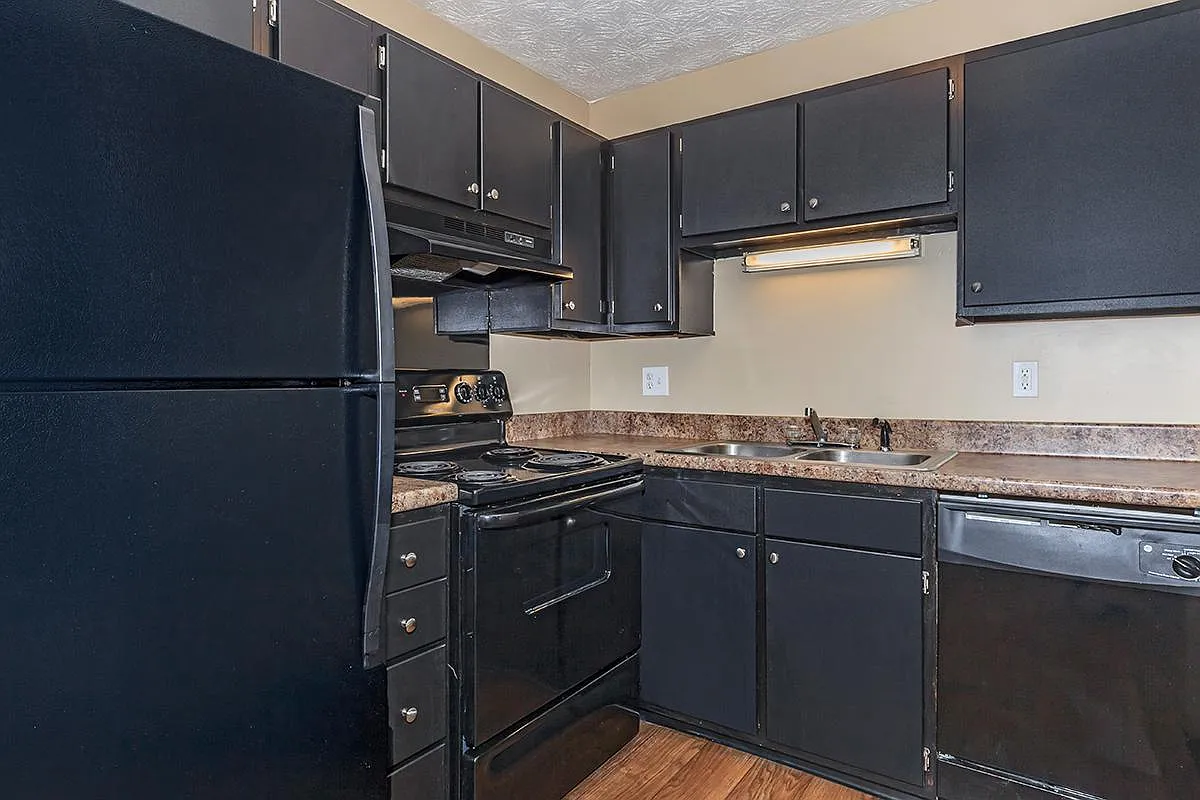 Green Meadow Apartments — Photo 2
