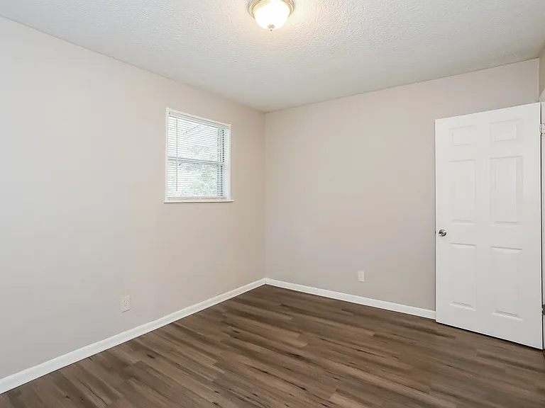 6812 Hawkins Ct — Photo 21