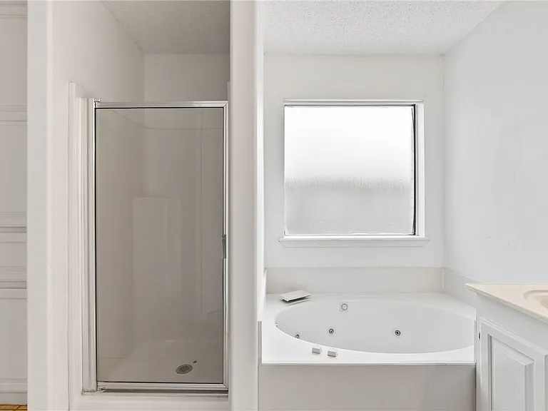 6234 Jessica Dr — Photo 11