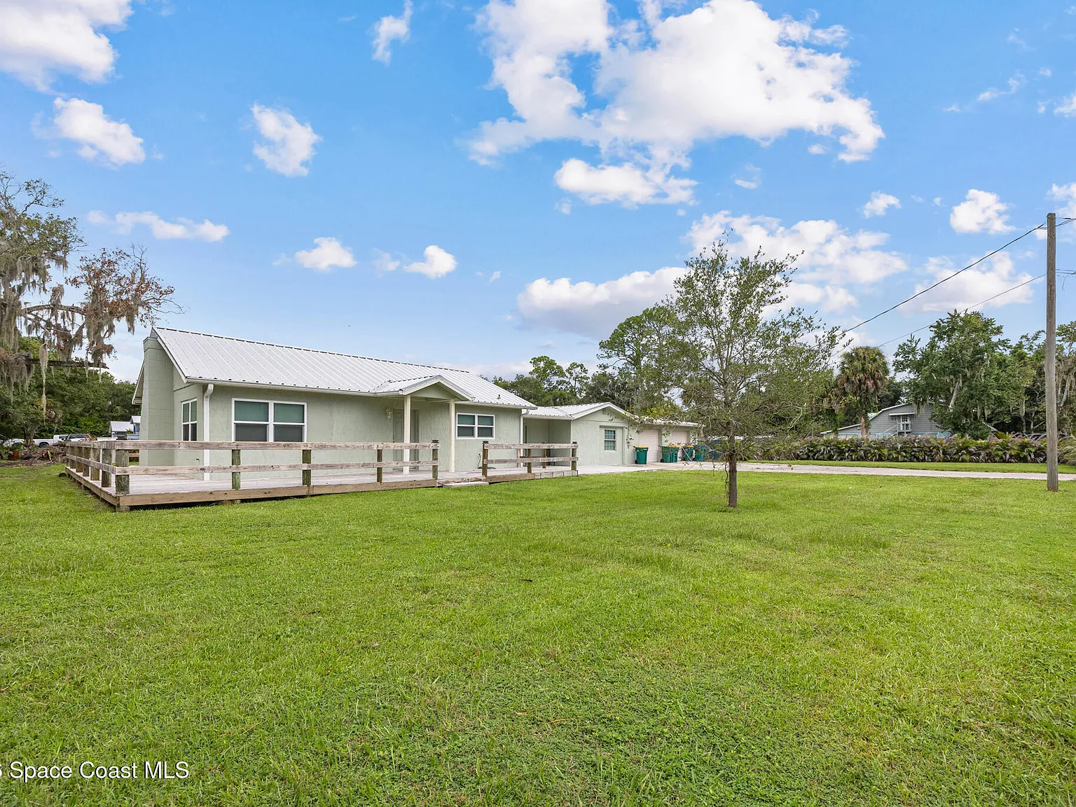 2 bed, 1.0 bath, 936 sqft, $2,000 — Photo 3