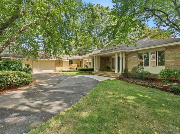 45 Briarcliff Rd, Brockton, MA 02301